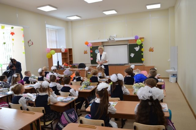 Новосибирские школы набирают по девять первых классов